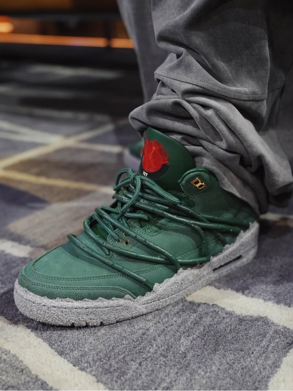Jordan 3 x Teyana Taylor ‘Concrete Rose’ - Picture 2 of 3